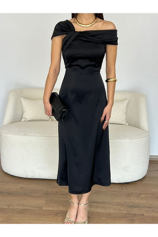 Düşük Omuzlu Saten Midi Elbise