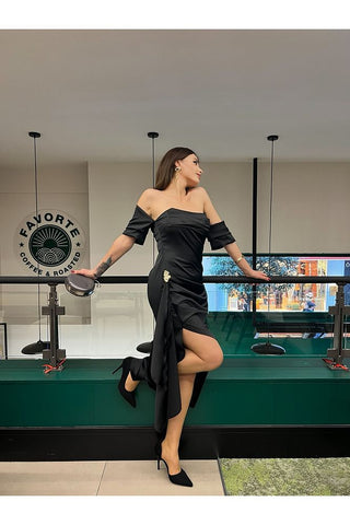 Gold Toka Detaylı Asimetrik Saten Elbise